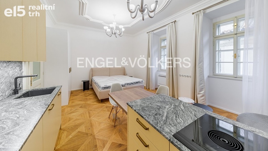 Pronájem byty 1+kk, 39 m² - Praha - Malá Strana