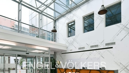 Pronájem kanceláře 178 m², Praha - Karlín