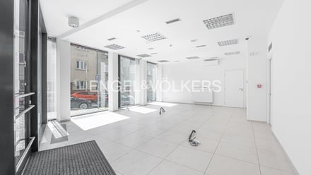 Pronájem obchodního prostoru 114 m², Praha - Nusle