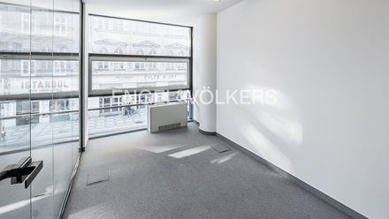 Pronájem kanceláře 226 m², Praha - Smíchov
