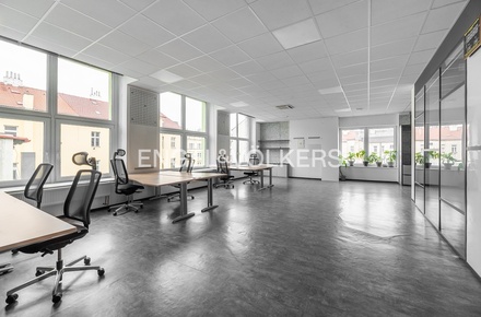 Pronájem činžovního domu 957 m², Praha - Libeň
