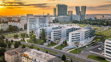 Pronájem kanceláře 372 m², Praha - Nusle