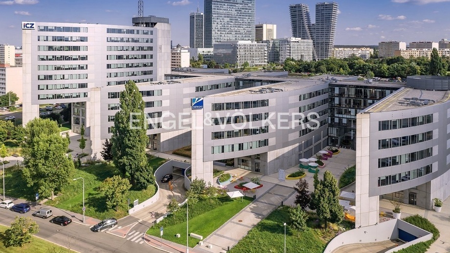 Pronájem kanceláře, 372 m² - Praha - Nusle