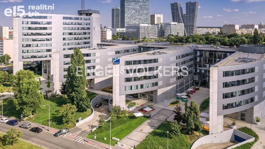 Pronájem kanceláře 372 m², Praha - Nusle