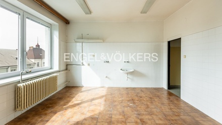 Pronájem kanceláře 108 m², Plzeň - Jižní Předměstí