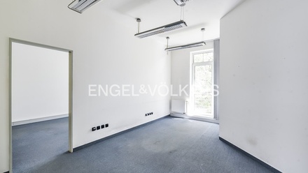 Pronájem kanceláře 1 054 m², Praha - Břevnov