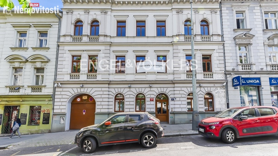 Pronájem kanceláře 1 054 m², Praha - Břevnov