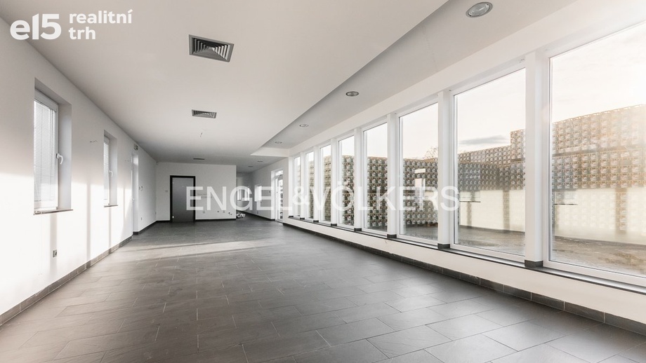 Pronájem kanceláře, 184 m² - Plzeň - Skvrňany