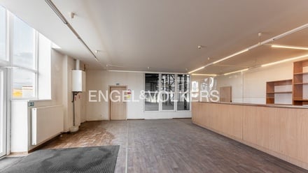 Pronájem skladu 2 735 m², Plzeň - Skvrňany