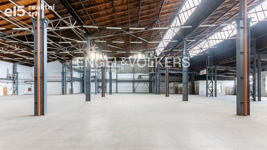 Pronájem skladu 2 735 m², Plzeň - Skvrňany
