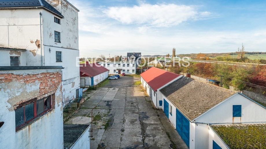 Pronájem skladu 8 369 m², Vraňany