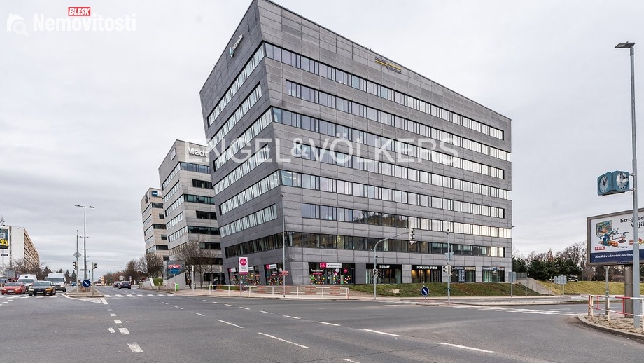 Pronájem kanceláře 1 154 m², Praha - Prosek