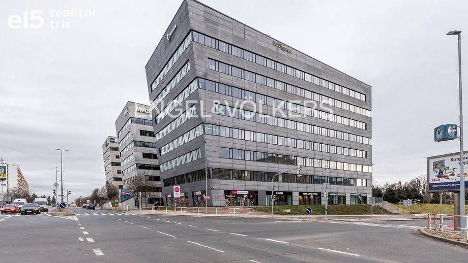 Pronájem kanceláře, 1 154 m² - Praha - Prosek