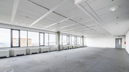 Pronájem kanceláře 606 m², Praha - Prosek
