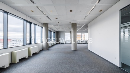 Pronájem kanceláře 1 106 m², Praha - Prosek