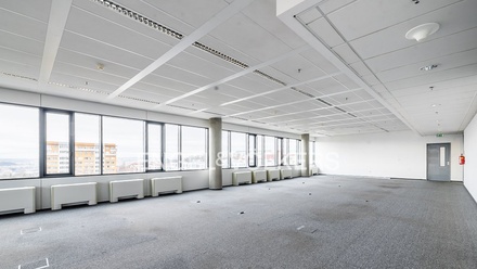 Pronájem kanceláře 1 106 m², Praha - Prosek