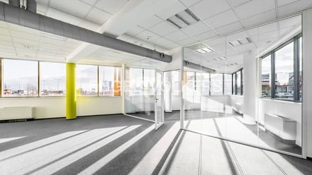 Pronájem kanceláře 974 m², Praha - Nusle