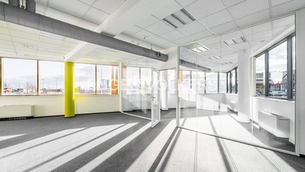 Pronájem kanceláře 974 m², Praha - Nusle