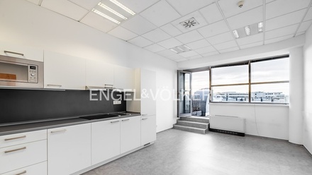 Pronájem kanceláře 504 m², Praha - Nusle