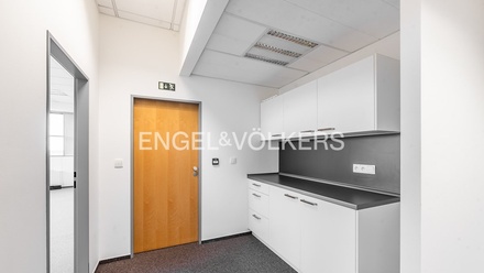Pronájem kanceláře 504 m², Praha - Nusle