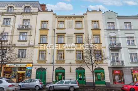 Pronájem činžovního domu 1 390 m², Praha - Vinohrady