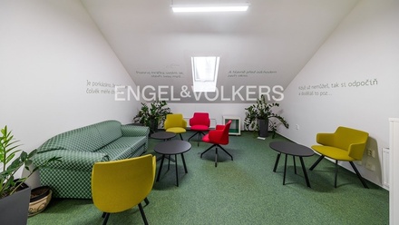 Pronájem kanceláře 226 m², Praha - Vinohrady