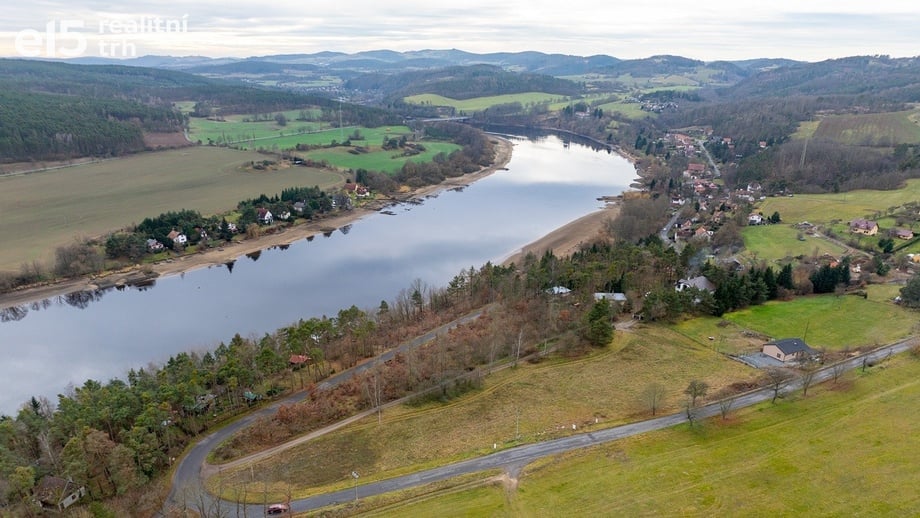 Prodej stavebního pozemku 2 000 m², Hřiměždice