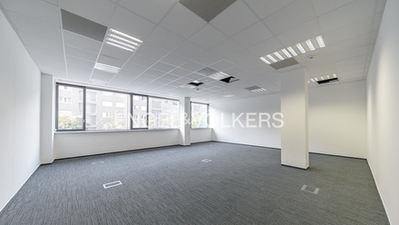Pronájem kanceláře 868 m², Praha - Michle