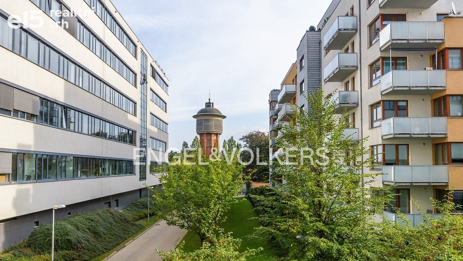 Pronájem kanceláře 868 m², Praha - Michle