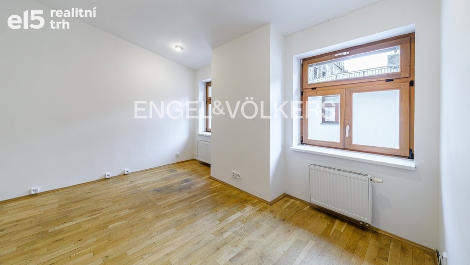 Pronájem kanceláře, 92 m² - Praha - Karlín