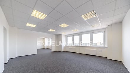 Pronájem kanceláře 168 m², Praha - Braník