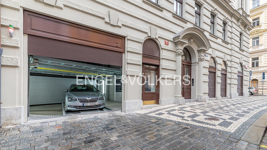 Pronájem garážového stání 10 m², Praha - Nové Město