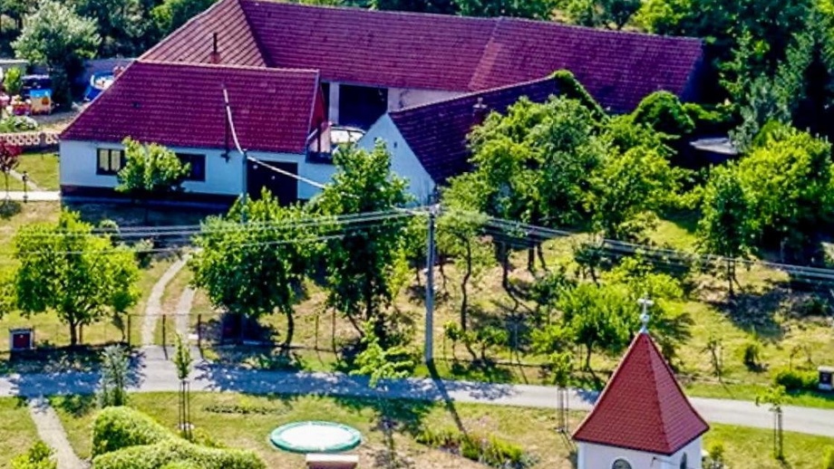 Pronájem pozemky pro bydlení, 173 500 m² - Kramolín