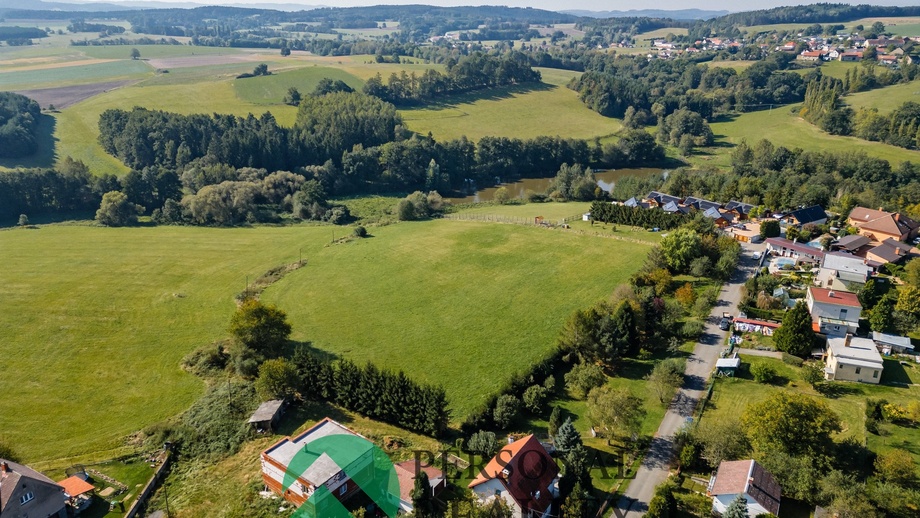 Prodej stavebního pozemku 1 403 m², Prosenická Lhota - Suchdol
