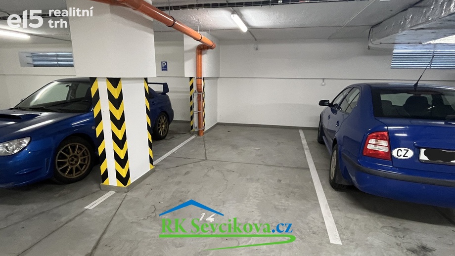 Pronájem garážové stání, 13 m² - Brno - Žebětín