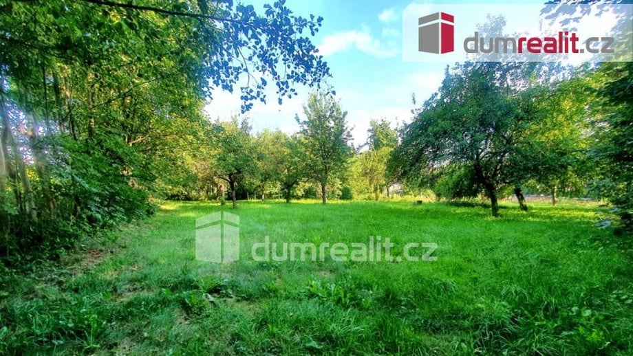 Prodej stavebního pozemku 1 728 m², Dvůr Králové nad Labem