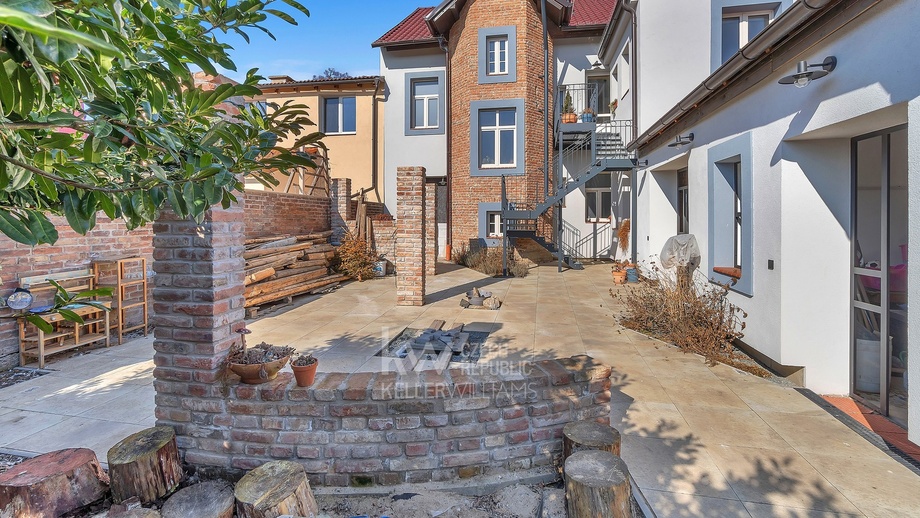 Prodej vícegeneračního domu 270 m², Velim