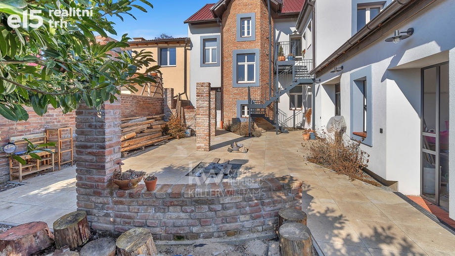 Prodej vícegeneračního domu 270 m², Velim