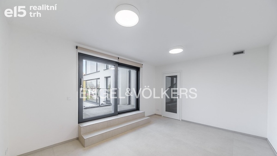 Pronájem byty 2+kk, 70 m² - Praha