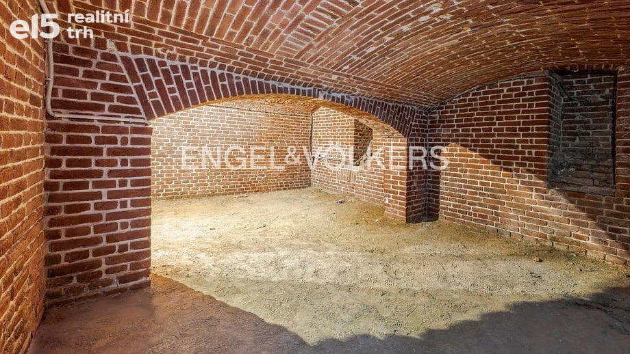 Pronájem obchodního prostoru 110 m², Praha - Vršovice