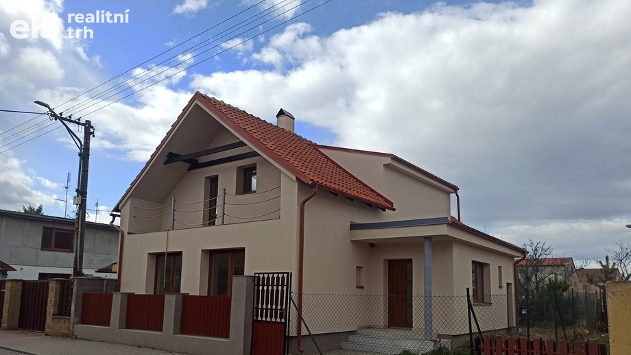 Prodej rodinné domy, 140 m² - Veltruby
