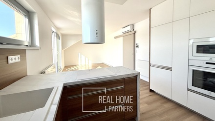 Prodej bytu 3+kk 89 m², Hostěnice