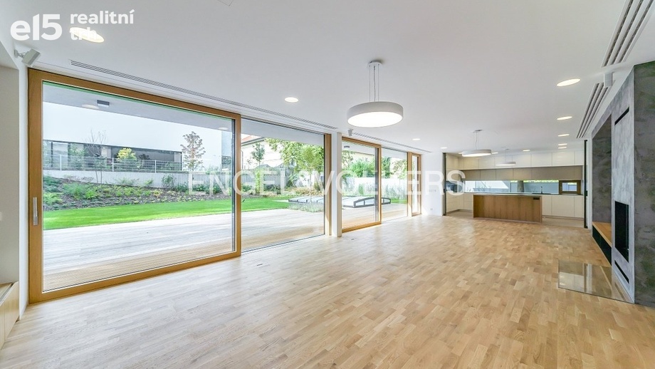 Pronájem vila, 523 m² - Praha