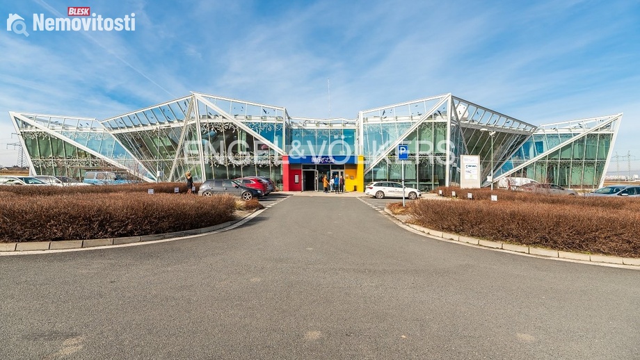 Pronájem ordinace 905 m², Zlatníky-Hodkovice