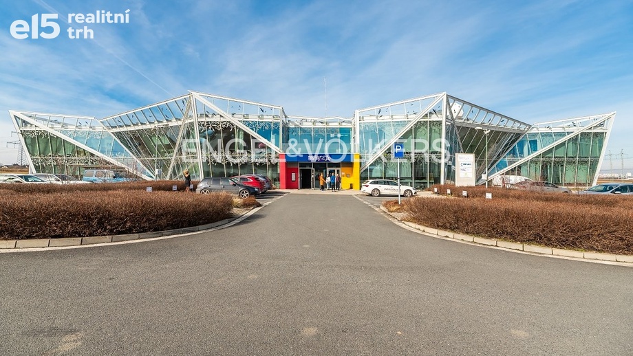 Pronájem ordinace 905 m², Zlatníky-Hodkovice