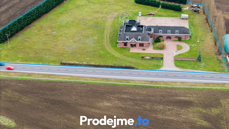 Prodej komerční nemovitosti 824 m², Chvalovice