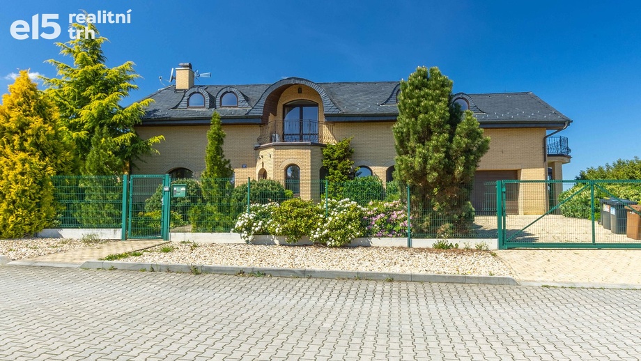 Pronájem vila, 397 m² - Trnová