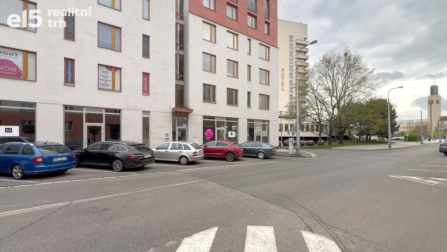 Prodej obchodní prostory, 3 447 m² - Hradec Králové - Pražské Předměstí