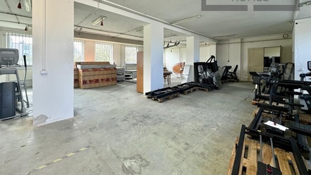 Pronájem skladu 710 m², Planá