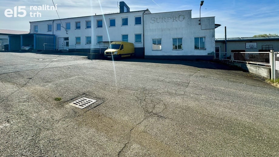 Pronájem skladu 710 m², Planá